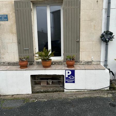 Gite Chez Gladys Chenac Saint Seurin d'Uzet Exterior photo